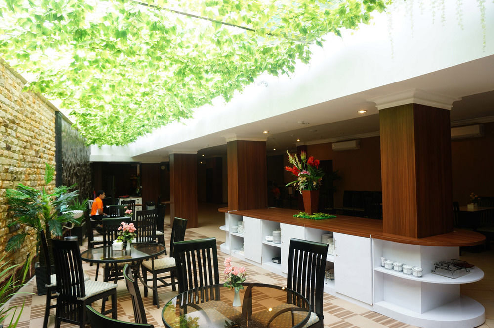 Royal Park Hotel Samarinda Eksteriør bilde