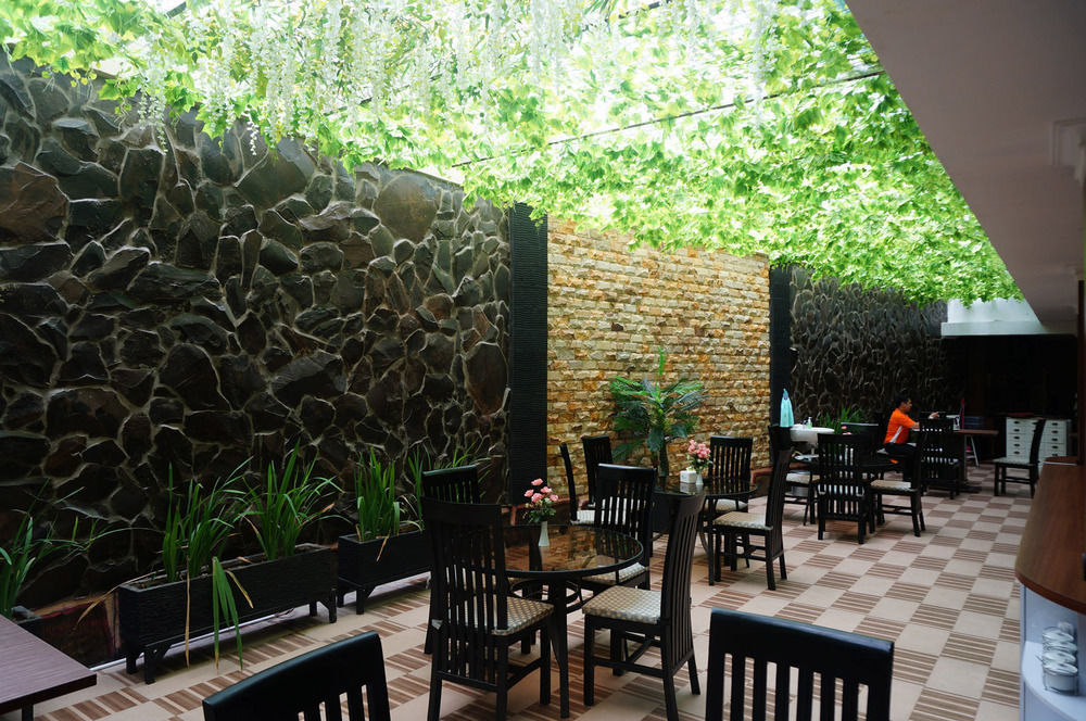 Royal Park Hotel Samarinda Eksteriør bilde